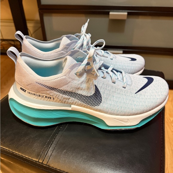 Nike Invincible Run 3 - Light Blue and Teal